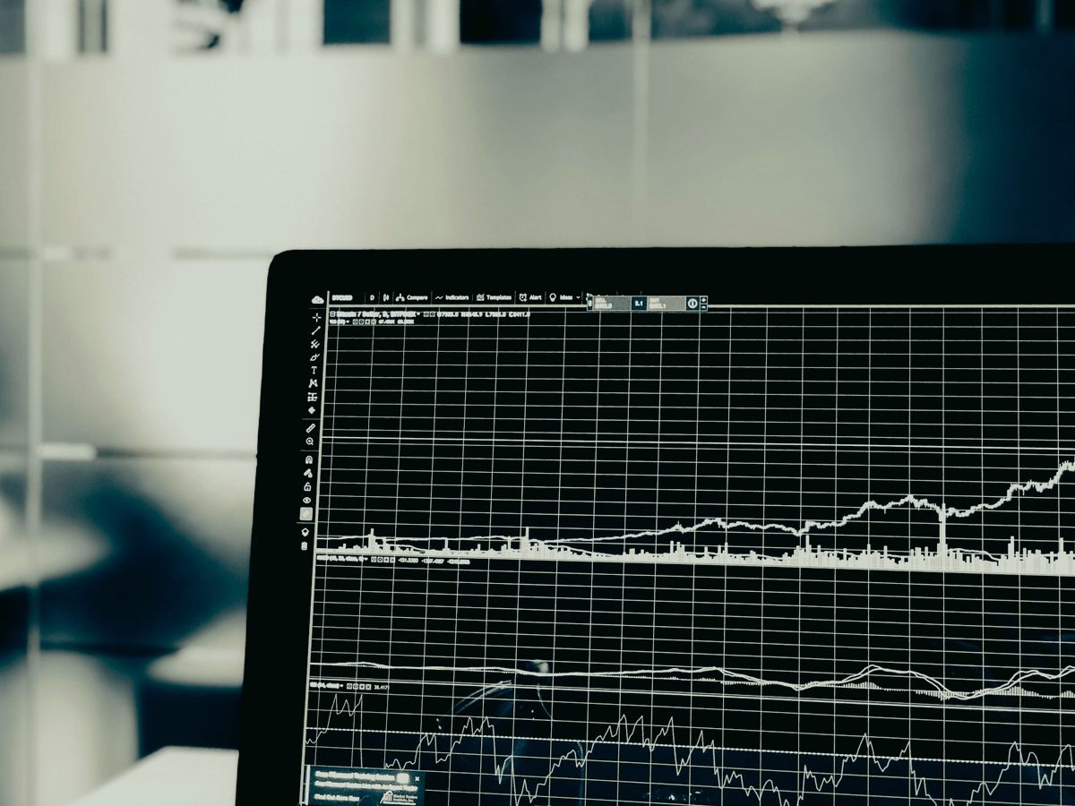 Charts on a screen for flash USDT ERC20